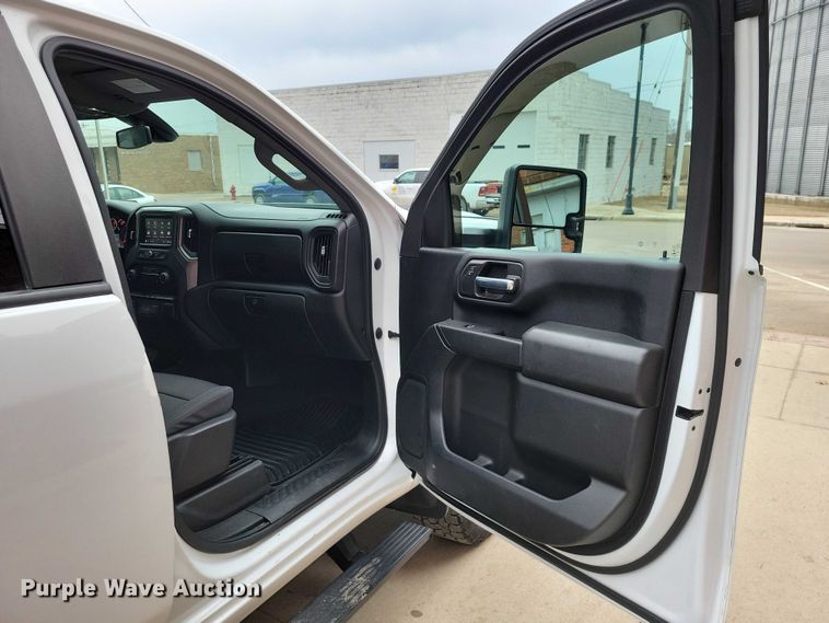 image for item NO9870 2021 Chevrolet Silverado 2500HD Crew Cab pickup truck