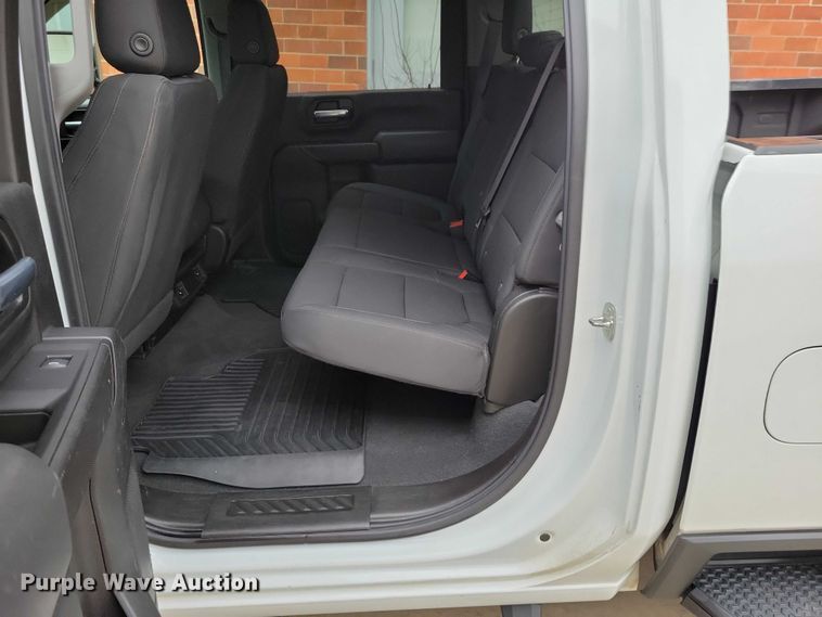 image for item NO9870 2021 Chevrolet Silverado 2500HD Crew Cab pickup truck