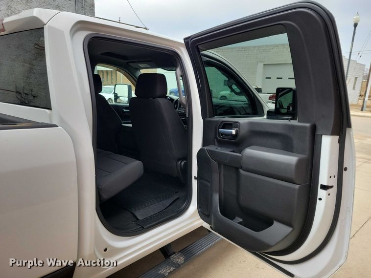 image for item NO9870 2021 Chevrolet Silverado 2500HD Crew Cab pickup truck