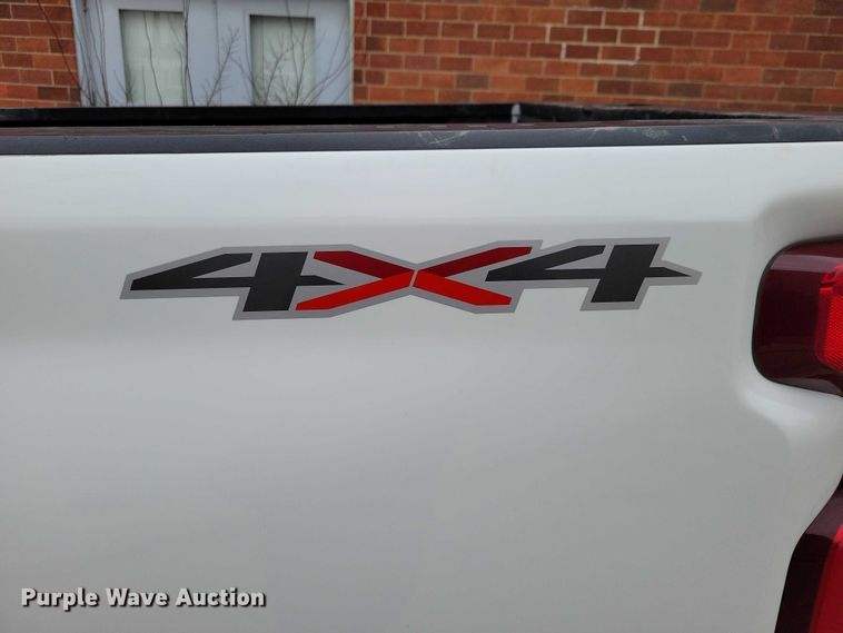 image for item NO9870 2021 Chevrolet Silverado 2500HD Crew Cab pickup truck