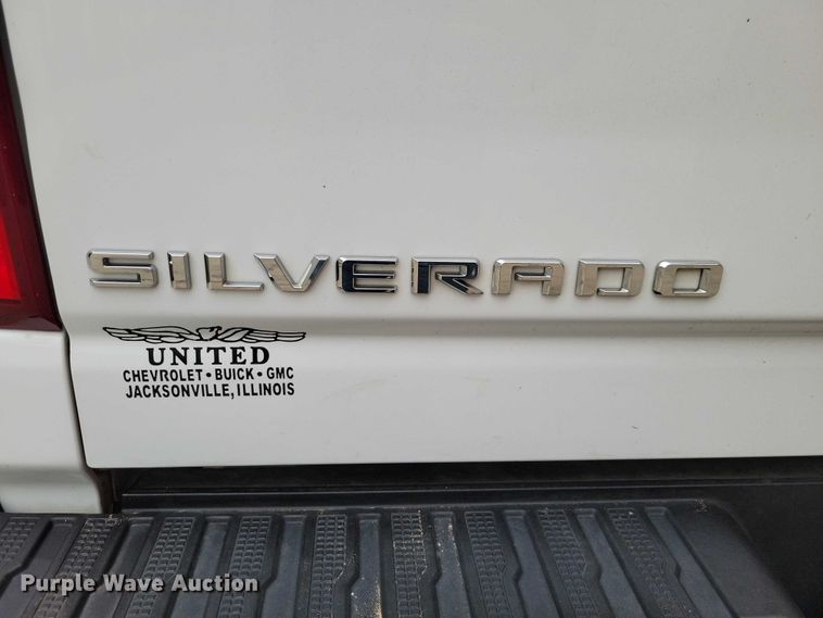 image for item NO9870 2021 Chevrolet Silverado 2500HD Crew Cab pickup truck