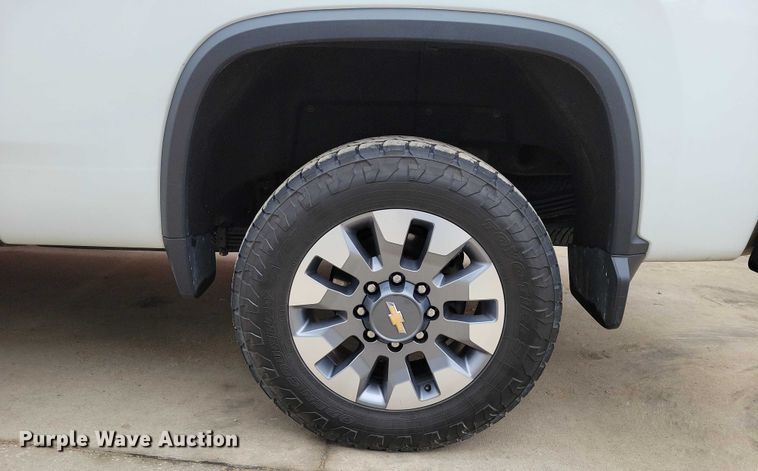 image for item NO9870 2021 Chevrolet Silverado 2500HD Crew Cab pickup truck