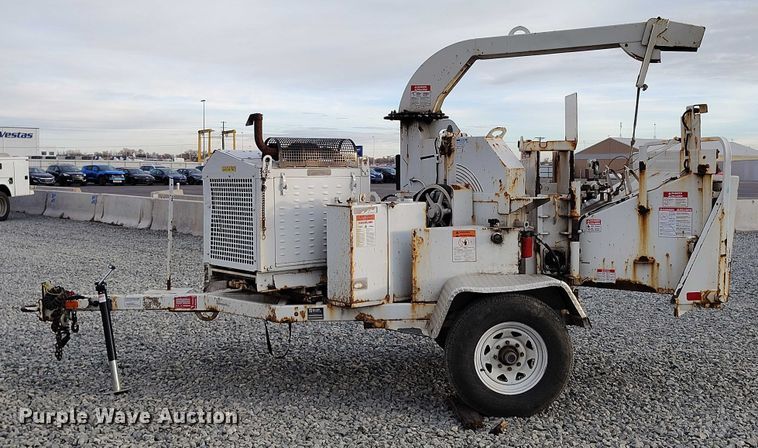 image for item YA1588 2017 Bandit 200UC wood chipper