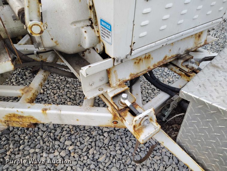 image for item YA1588 2017 Bandit 200UC wood chipper