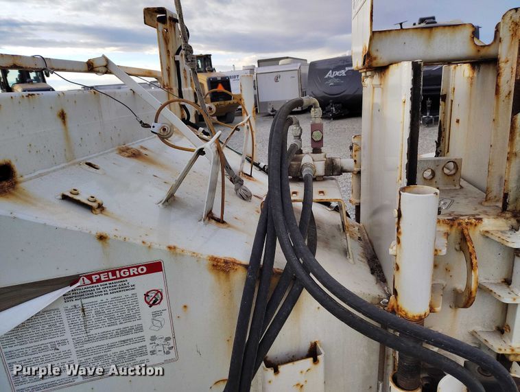 image for item YA1588 2017 Bandit 200UC wood chipper