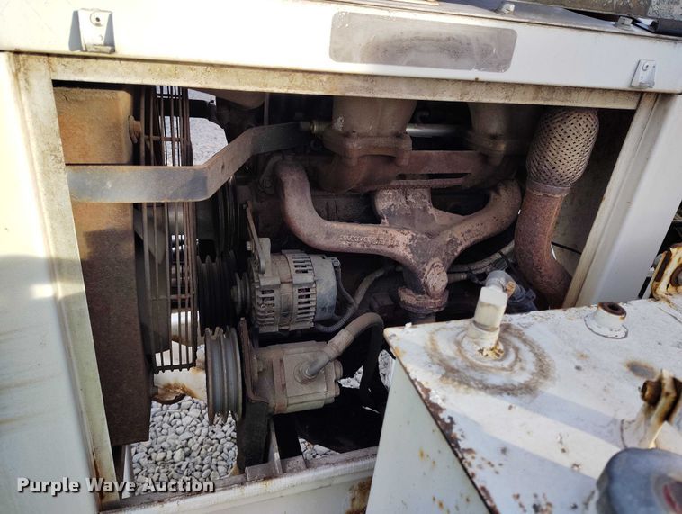 image for item YA1588 2017 Bandit 200UC wood chipper