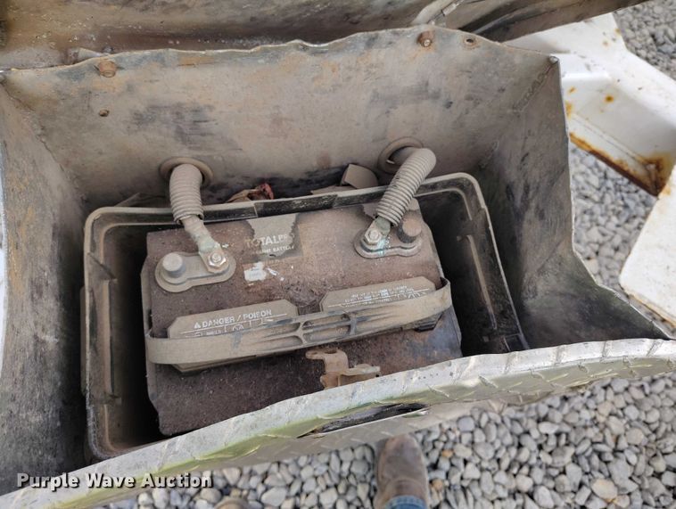 image for item YA1588 2017 Bandit 200UC wood chipper