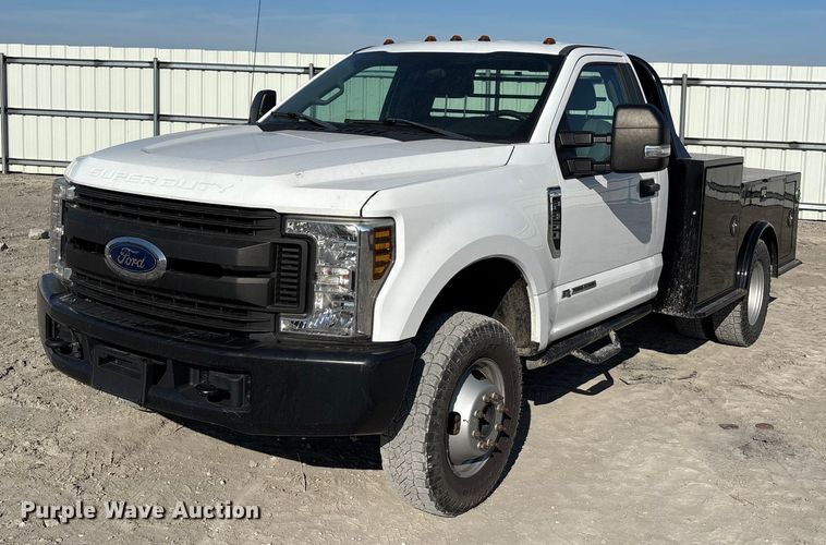 image for item YA1681 2019 Ford F350 Super Duty XL flatbed pickup truck