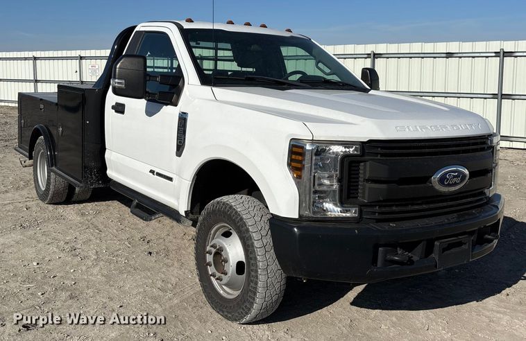 image for item YA1681 2019 Ford F350 Super Duty XL flatbed pickup truck