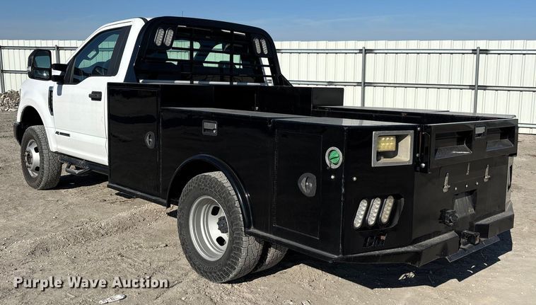 image for item YA1681 2019 Ford F350 Super Duty XL flatbed pickup truck