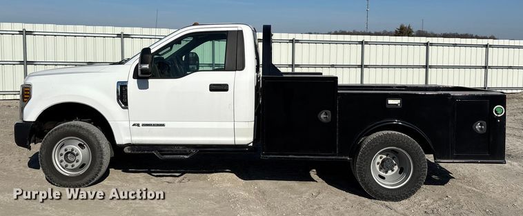 image for item YA1681 2019 Ford F350 Super Duty XL flatbed pickup truck