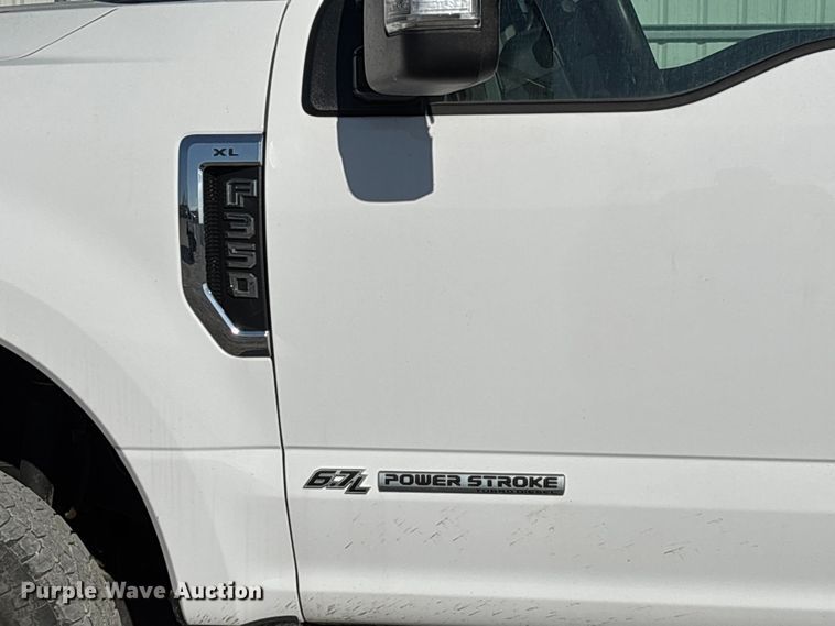 image for item YA1681 2019 Ford F350 Super Duty XL flatbed pickup truck