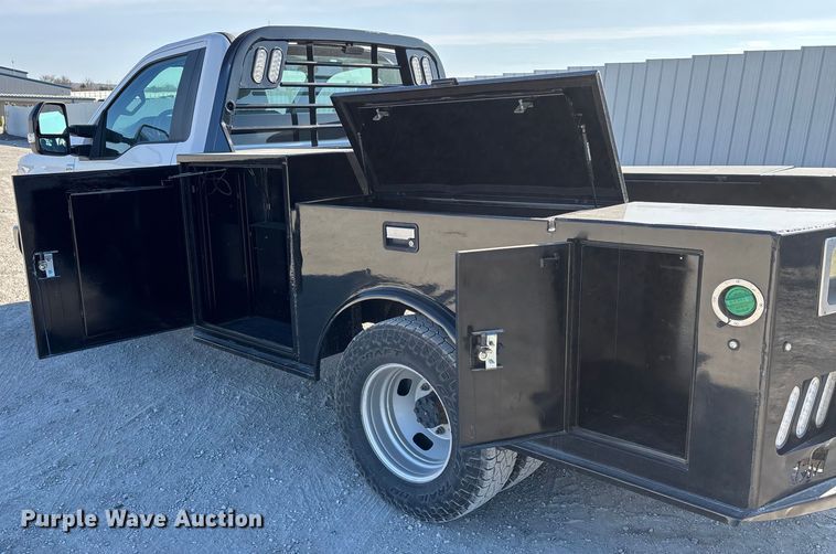 image for item YA1681 2019 Ford F350 Super Duty XL flatbed pickup truck