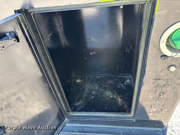 image for item YA1681 2019 Ford F350 Super Duty XL flatbed pickup truck