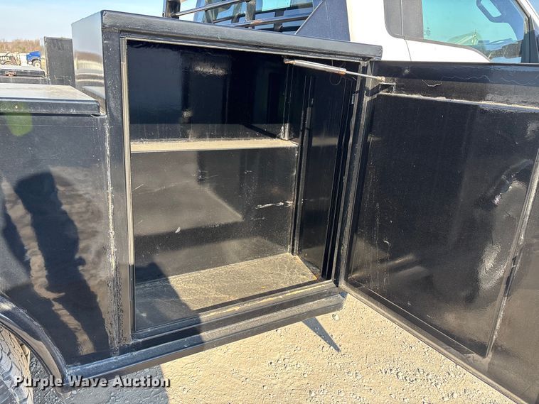 image for item YA1681 2019 Ford F350 Super Duty XL flatbed pickup truck