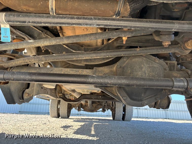 image for item YA1681 2019 Ford F350 Super Duty XL flatbed pickup truck