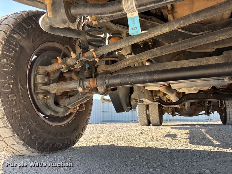 image for item YA1681 2019 Ford F350 Super Duty XL flatbed pickup truck