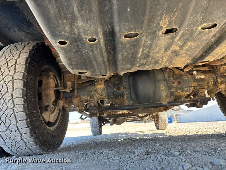 image for item YA1681 2019 Ford F350 Super Duty XL flatbed pickup truck