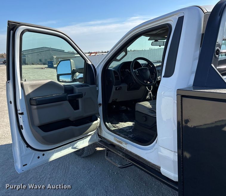 image for item YA1681 2019 Ford F350 Super Duty XL flatbed pickup truck