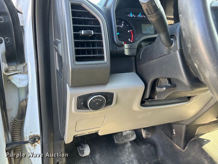 image for item YA1681 2019 Ford F350 Super Duty XL flatbed pickup truck