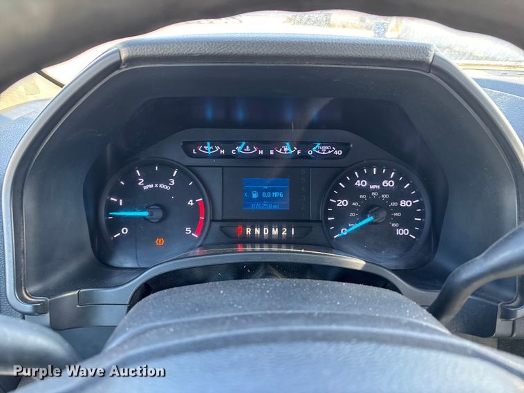 image for item YA1681 2019 Ford F350 Super Duty XL flatbed pickup truck