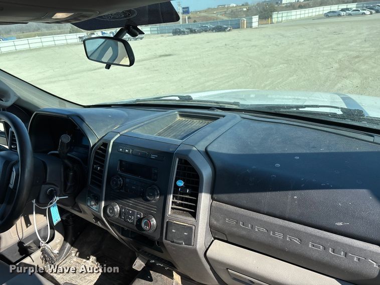 image for item YA1681 2019 Ford F350 Super Duty XL flatbed pickup truck