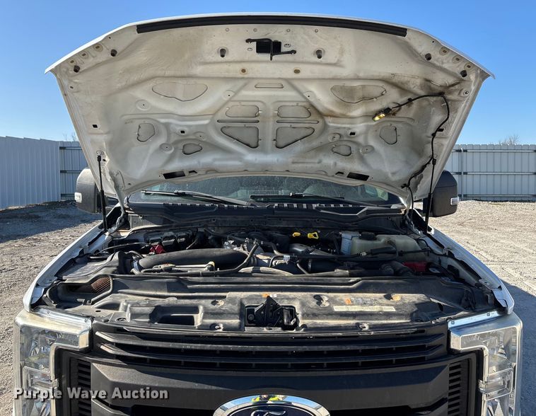 image for item YA1681 2019 Ford F350 Super Duty XL flatbed pickup truck