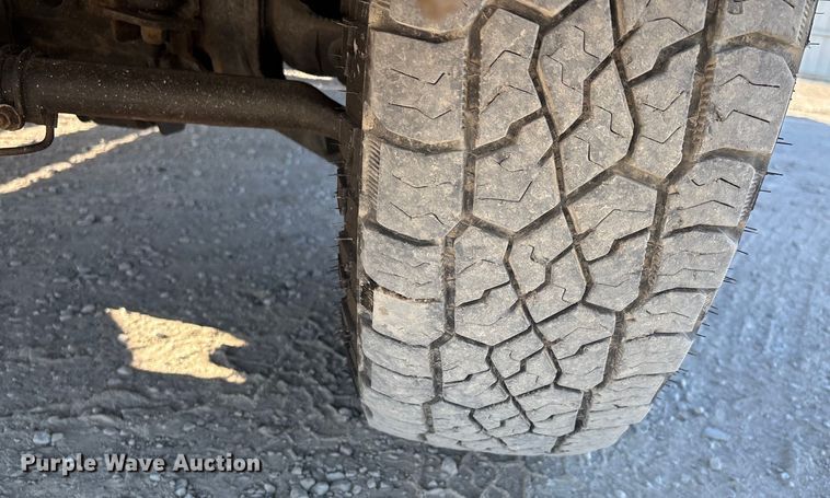 image for item YA1681 2019 Ford F350 Super Duty XL flatbed pickup truck