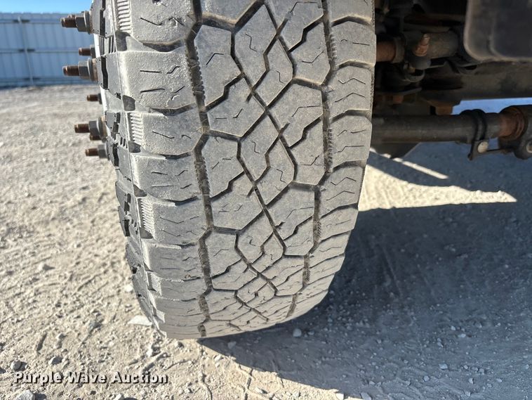 image for item YA1681 2019 Ford F350 Super Duty XL flatbed pickup truck