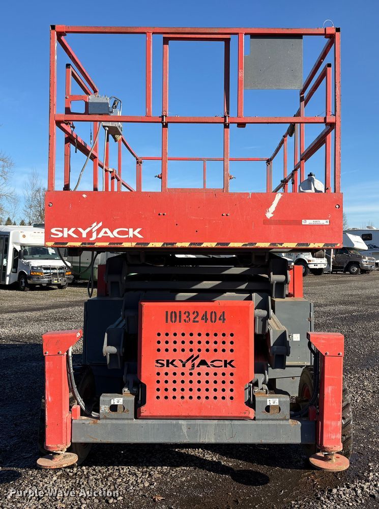 image for item YA1747 SkyJack SJ8841 RT scissor lift