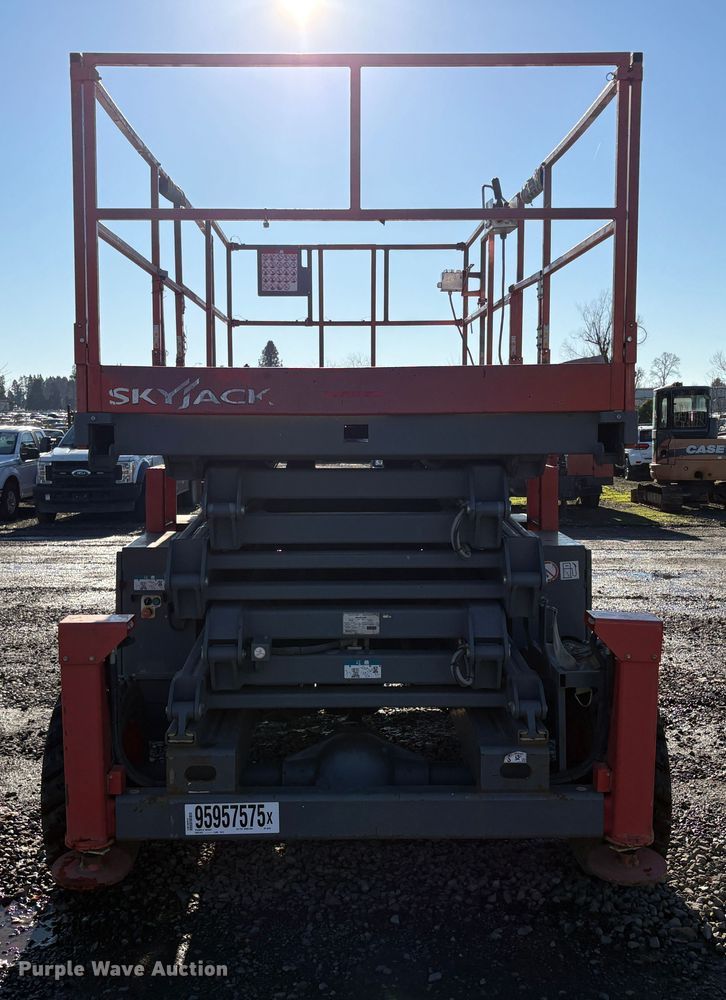 image for item YA1747 SkyJack SJ8841 RT scissor lift
