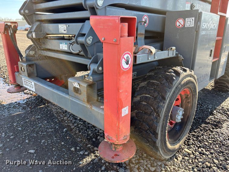 image for item YA1747 SkyJack SJ8841 RT scissor lift