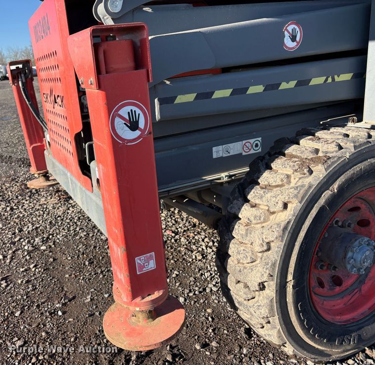 image for item YA1747 SkyJack SJ8841 RT scissor lift