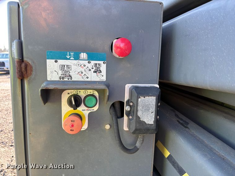 image for item YA1747 SkyJack SJ8841 RT scissor lift