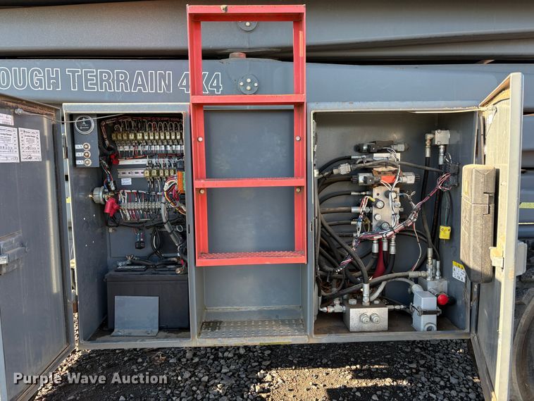 image for item YA1747 SkyJack SJ8841 RT scissor lift