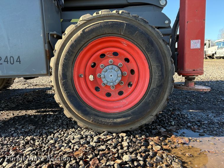 image for item YA1747 SkyJack SJ8841 RT scissor lift