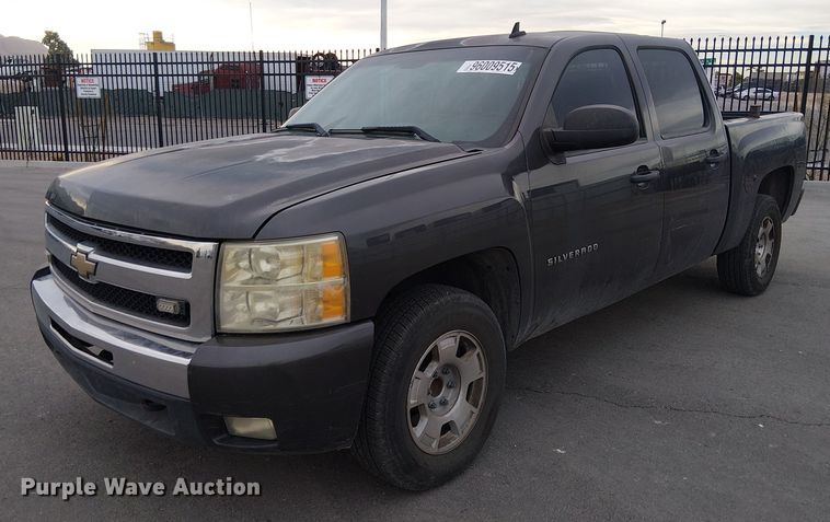 image for item YA1772 2011 Chevrolet Silverado 1500 Crew Cab pickup truck