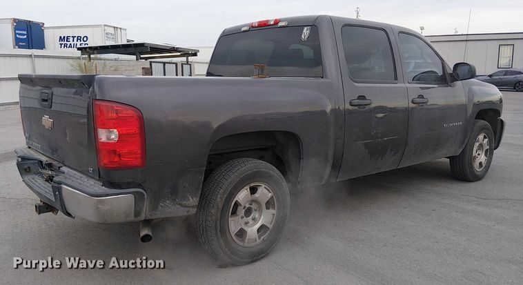 image for item YA1772 2011 Chevrolet Silverado 1500 Crew Cab pickup truck