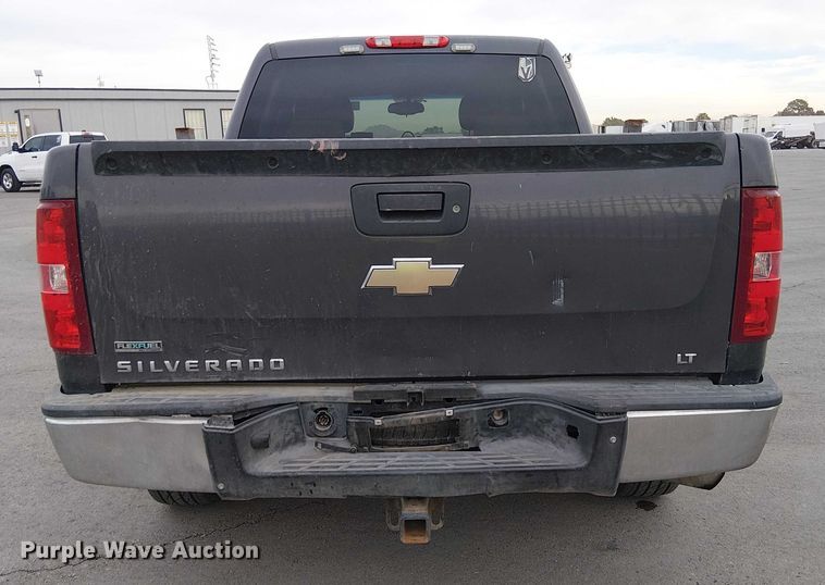 image for item YA1772 2011 Chevrolet Silverado 1500 Crew Cab pickup truck