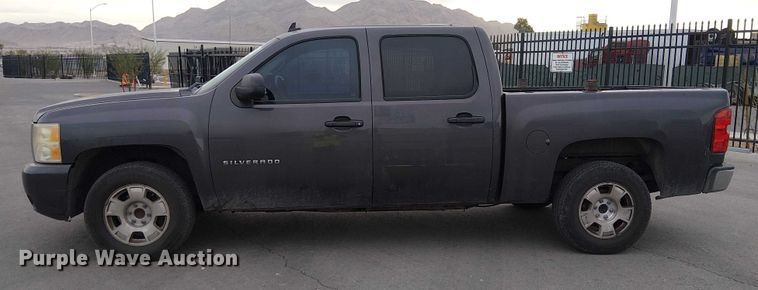 image for item YA1772 2011 Chevrolet Silverado 1500 Crew Cab pickup truck