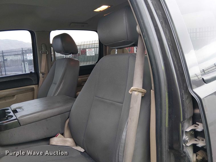 image for item YA1772 2011 Chevrolet Silverado 1500 Crew Cab pickup truck