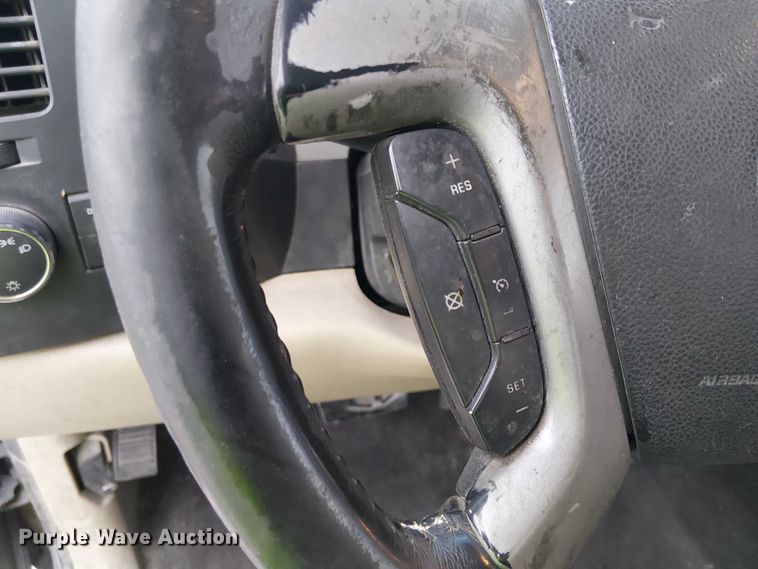 image for item YA1772 2011 Chevrolet Silverado 1500 Crew Cab pickup truck