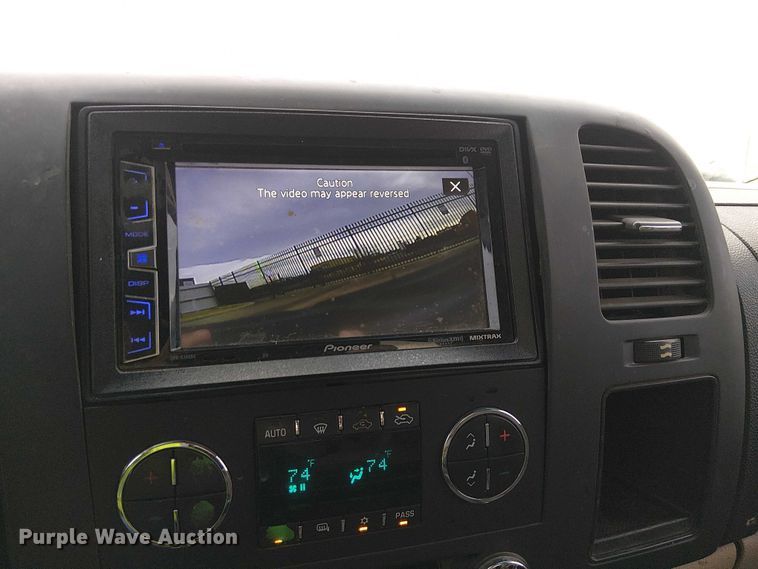 image for item YA1772 2011 Chevrolet Silverado 1500 Crew Cab pickup truck