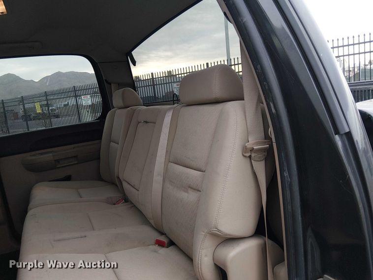 image for item YA1772 2011 Chevrolet Silverado 1500 Crew Cab pickup truck