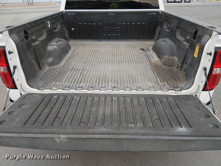 image for item YA1773 2017 GMC Sierra Crew Cab pickup truck