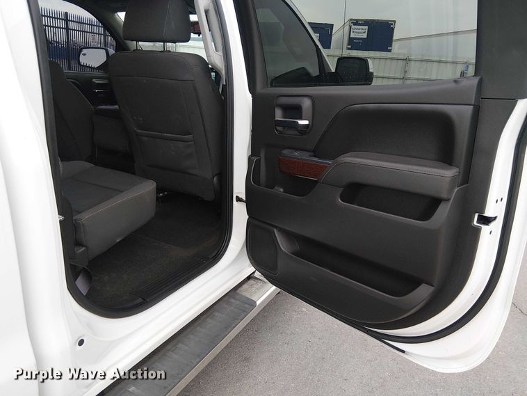 image for item YA1773 2017 GMC Sierra Crew Cab pickup truck