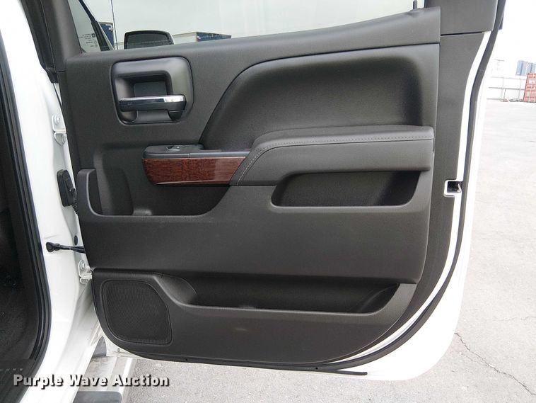 image for item YA1773 2017 GMC Sierra Crew Cab pickup truck