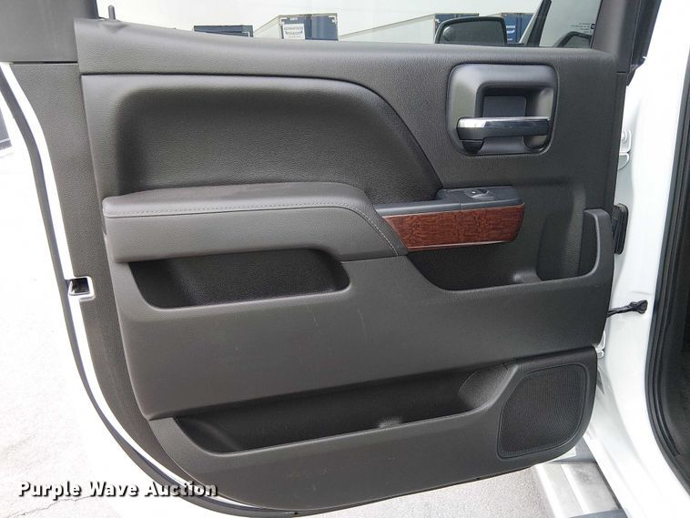 image for item YA1773 2017 GMC Sierra Crew Cab pickup truck