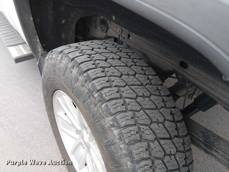 image for item YA1773 2017 GMC Sierra Crew Cab pickup truck