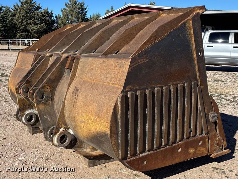 image for item DH8746 Rockland 1200 wheel loader bucket